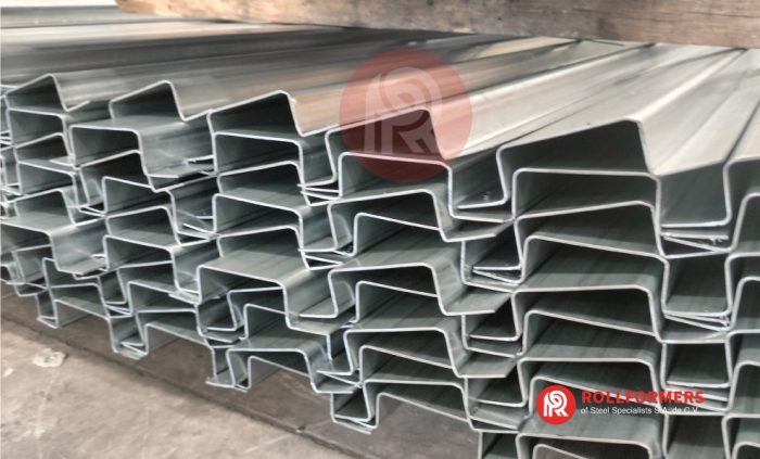 Poste Lateral para Caja Seca de tráiler fabricado en Rollformers Of Steel Specialists